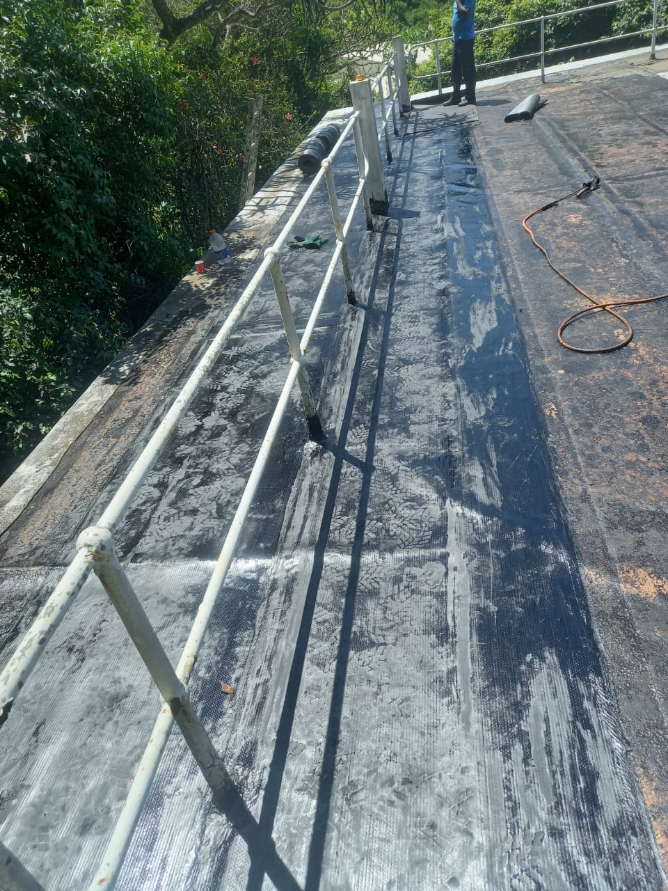 Nemtec Roofing PMB team working on roof installation